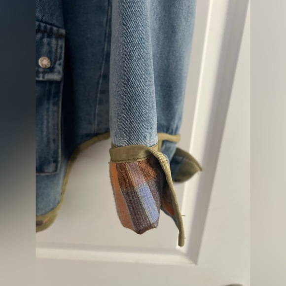 The western gold oversized denim jacket with plaid interior small/medium - Picture 6 of 13